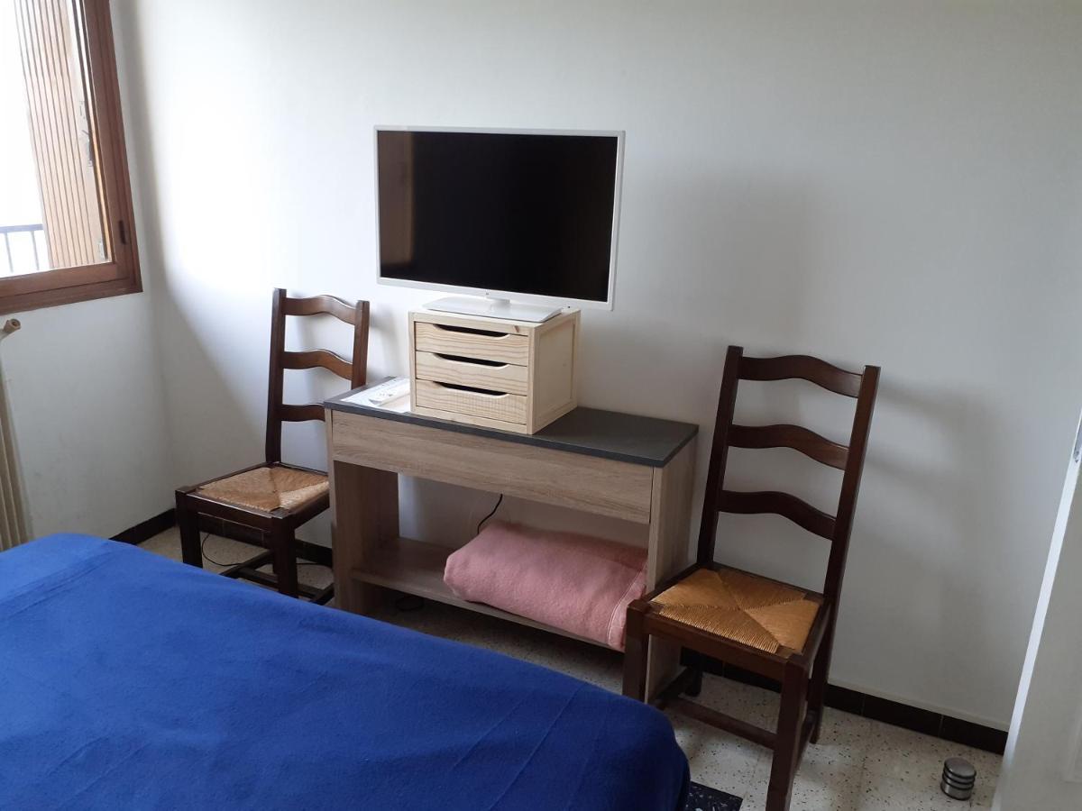 Chambre B2 Dans Un Appartement En Colocation Marseilles Buitenkant foto