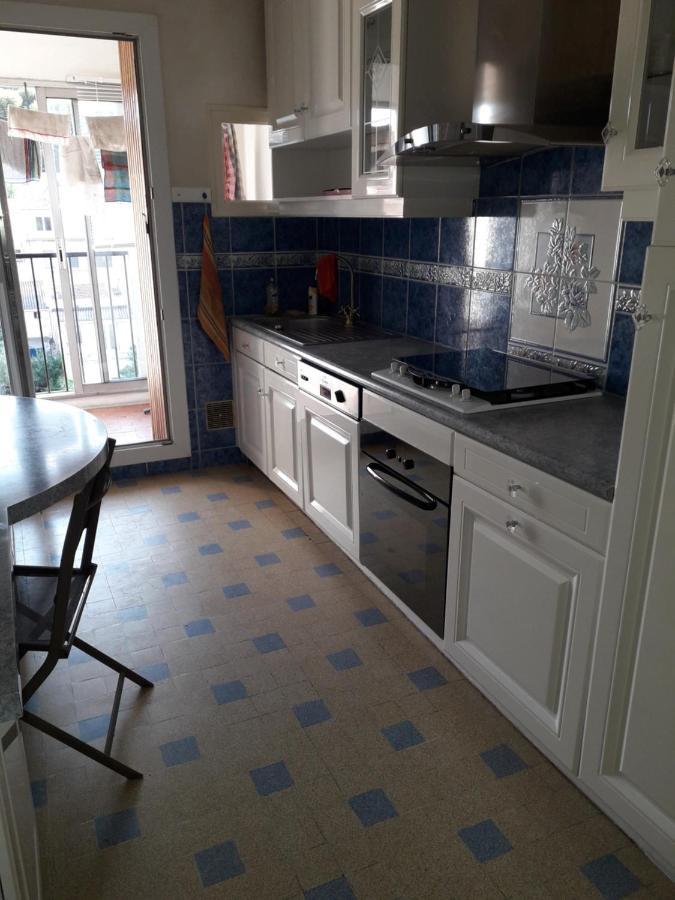 Chambre B2 Dans Un Appartement En Colocation Marseilles Buitenkant foto